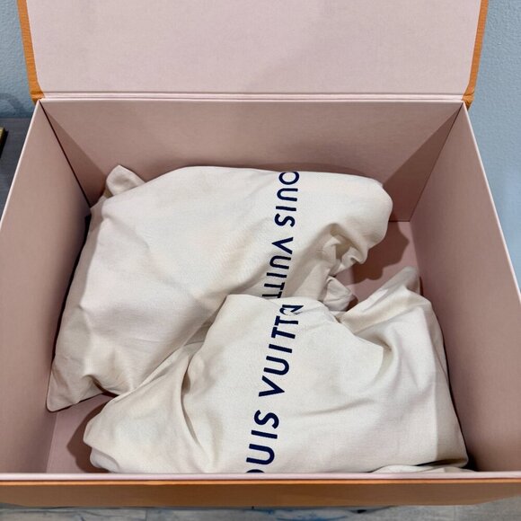 Louis Vuitton LV Trainer Men's Sneaker Black and White - Picture 9 of 10